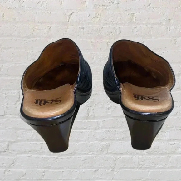 Leather Mules - Black - Picture 5 of 6